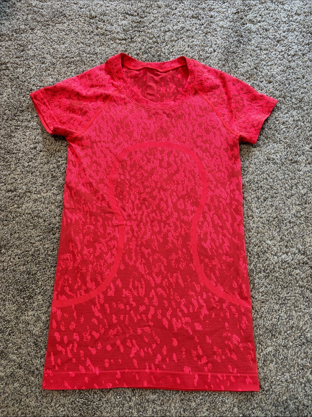 Lululemon Swiftly Tech Short Sleeve Shirt 2.0 size 4